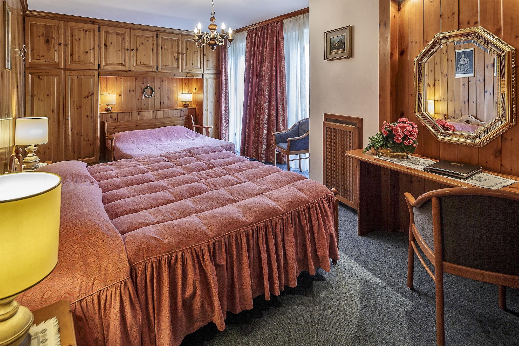 Hotel Columbia & Spa コルティーナ・ダンペッツォ エクステリア 写真
