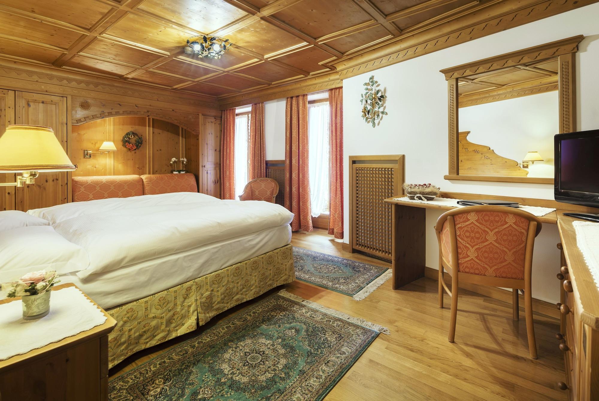 Hotel Columbia & Spa コルティーナ・ダンペッツォ エクステリア 写真