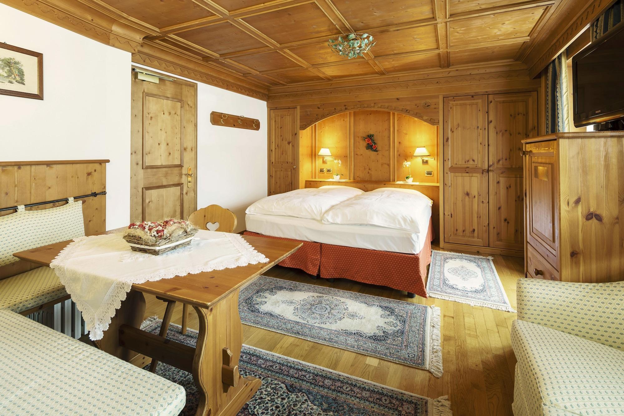 Hotel Columbia & Spa コルティーナ・ダンペッツォ エクステリア 写真