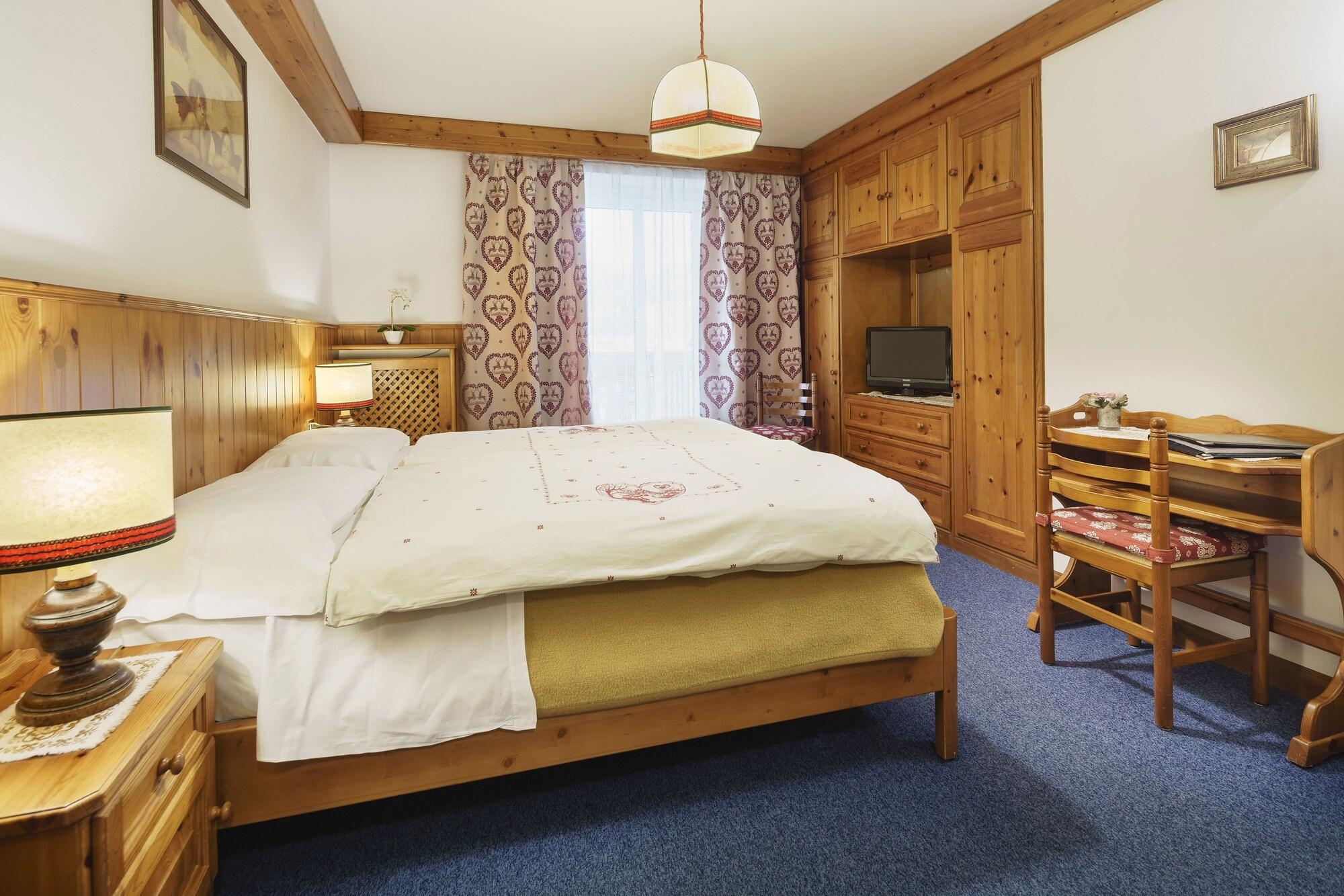 Hotel Columbia & Spa コルティーナ・ダンペッツォ エクステリア 写真