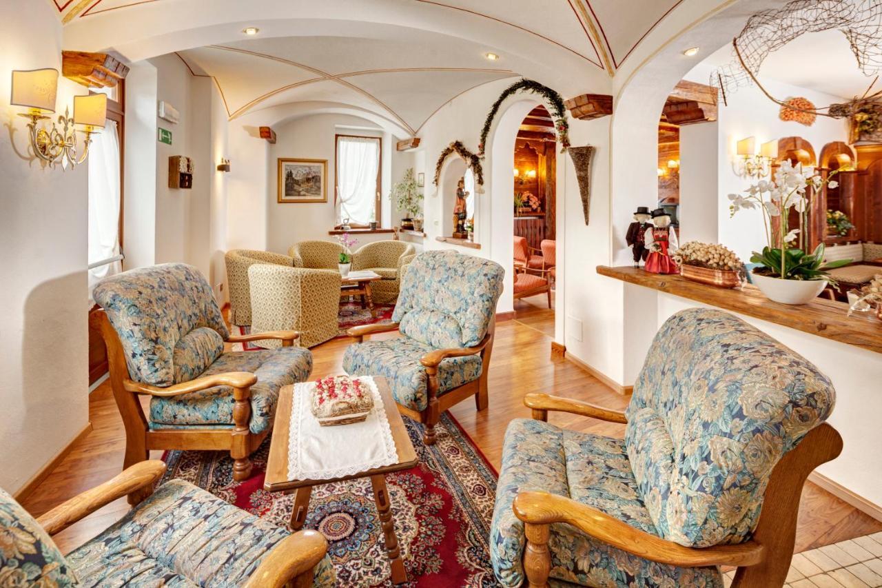 Hotel Columbia & Spa コルティーナ・ダンペッツォ エクステリア 写真
