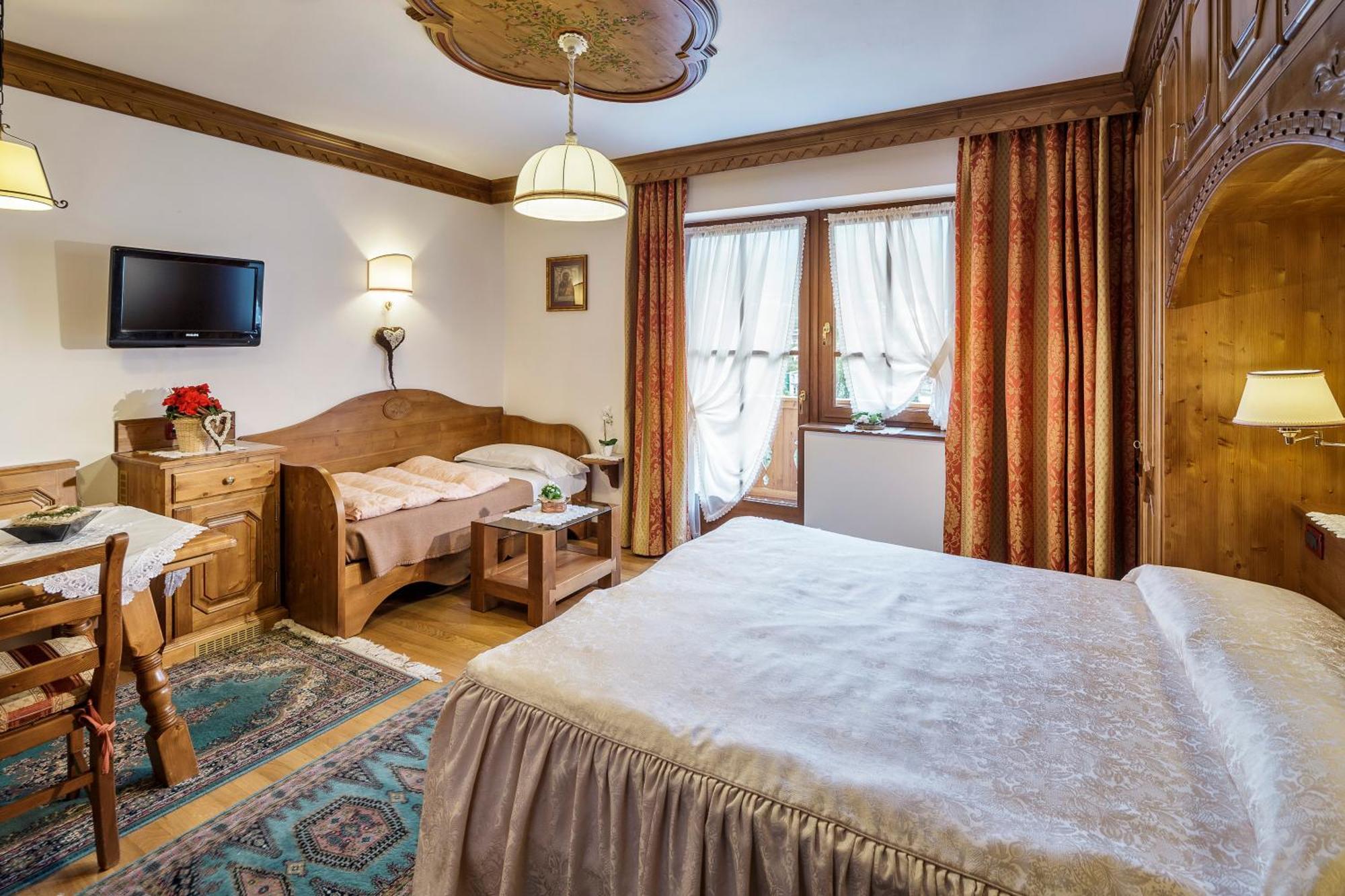 Hotel Columbia & Spa コルティーナ・ダンペッツォ エクステリア 写真